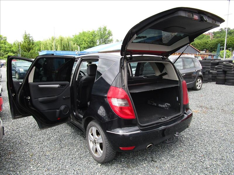 Mercedes-Benz Třídy A A160,  Klima - fotka 29 z 39
