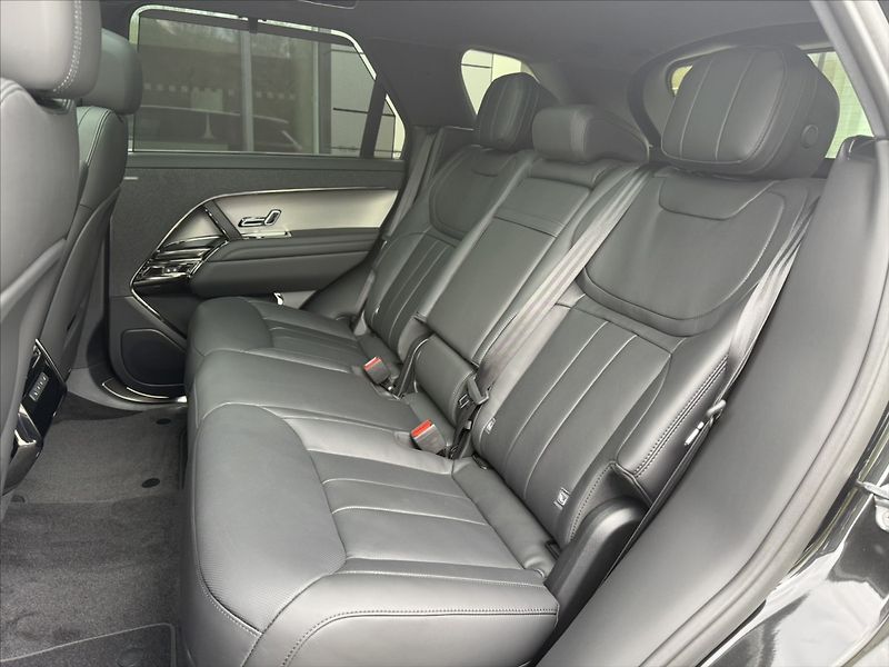 Land Rover Range Rover Sport (2026) 3,0 DYNAMIC SE D250 - fotka 33 z 40