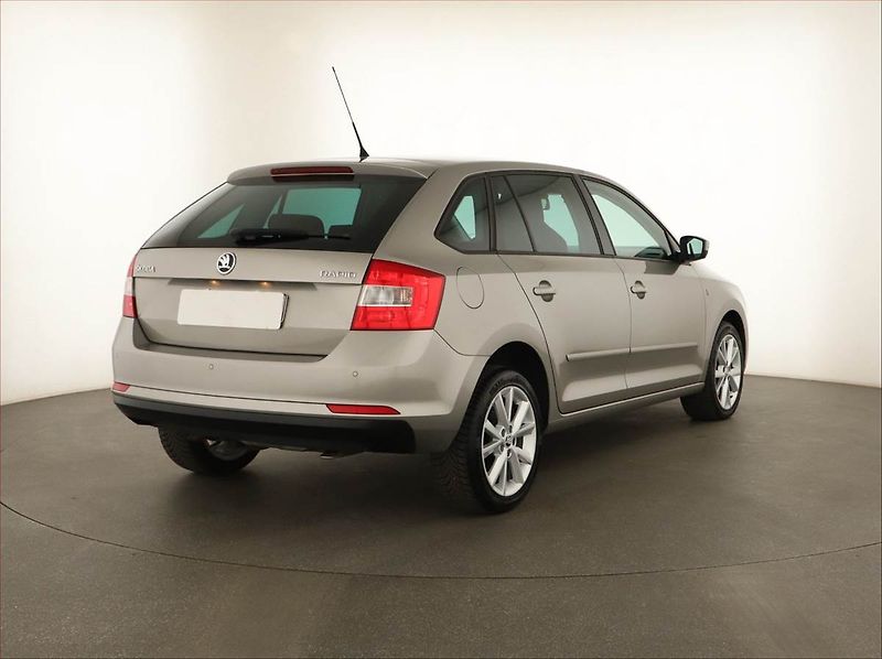 Škoda Rapid (2014) Spaceback 1.6 TDI, Automat - fotka 5 z 15
