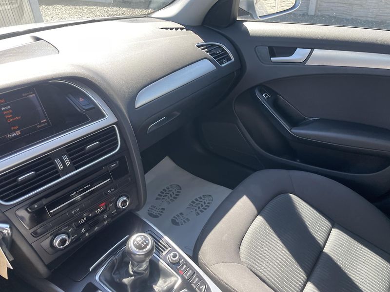 Audi A4 Avant 2.0TDi 120PS S-LINE AVANT TOP! - fotka 176 z 179