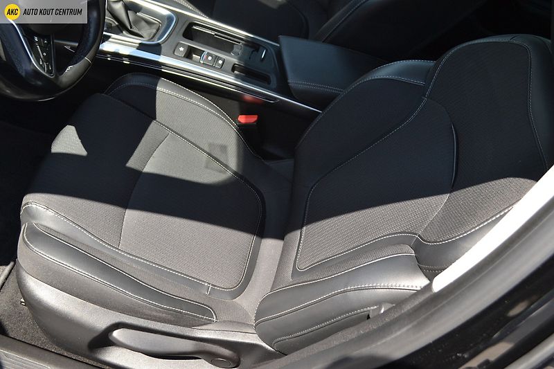Renault Mégane 1.3TCE-103KW  GRANDCOUPÉ INTEN - fotka 22 z 49