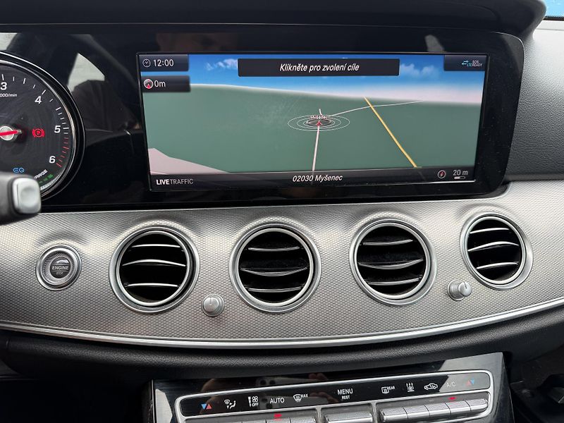 Mercedes-Benz Třídy E Kombi E 300De hybrid navigace  - fotka 17 z 23