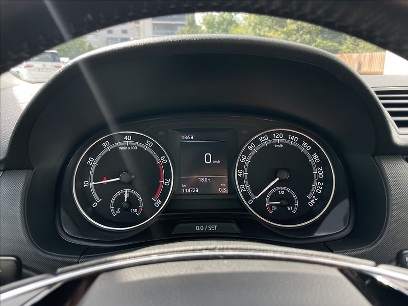 Škoda Fabia 1,0 TSI Combi Ambition Plus - fotka 9 z 24