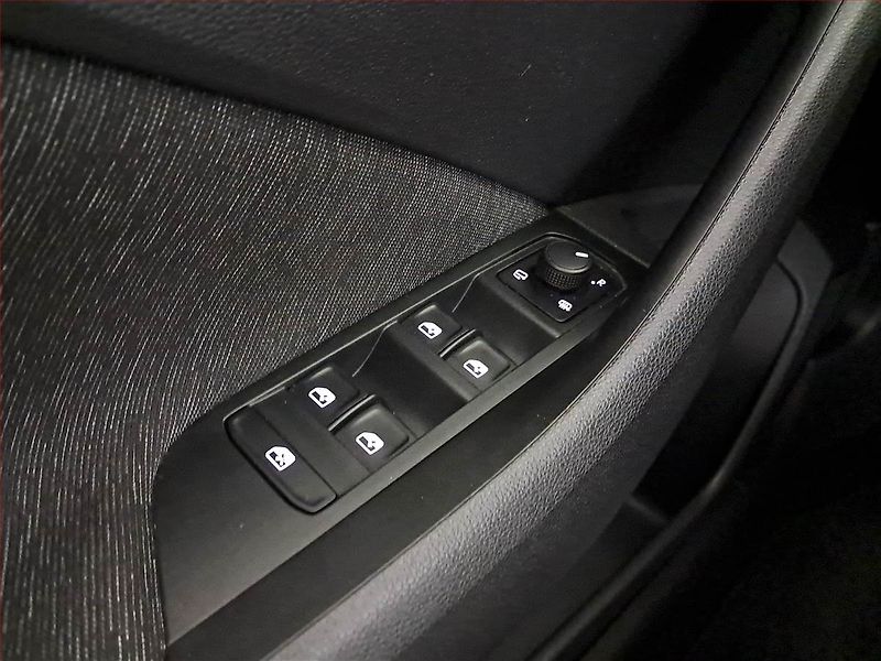 Škoda Scala (2023) Style 1.0 TSI, Serv.kniha - fotka 16 z 17