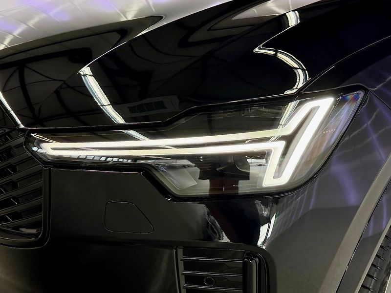 Volvo XC90 T8 AWD DARK PLUS, CHARCOAL, VZ - fotka 7 z 33