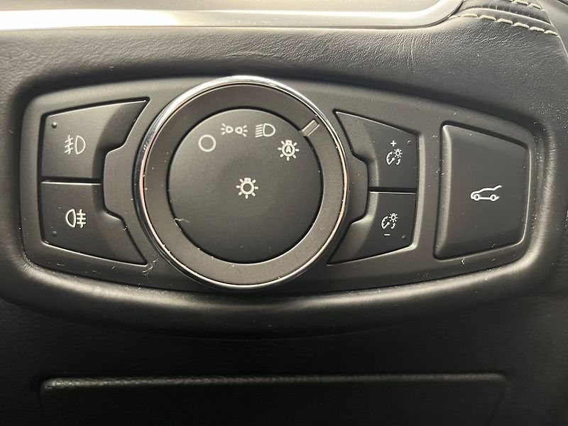 Ford Galaxy 2.5 HEV VIGNALE LED 7míst - fotka 18 z 76