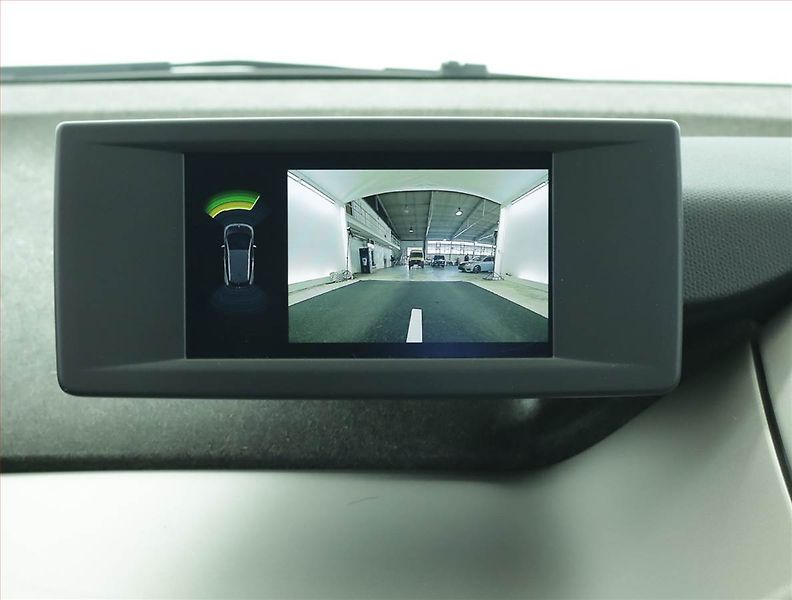 BMW i3 (2022) 120Ah BEV, SoH 98% - fotka 16 z 18