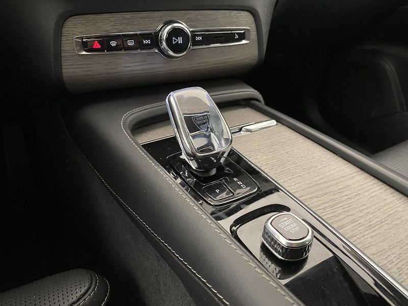 Volvo XC90 B5 AWD BRIGHT PLUS AUT CZ 7m - fotka 27 z 65