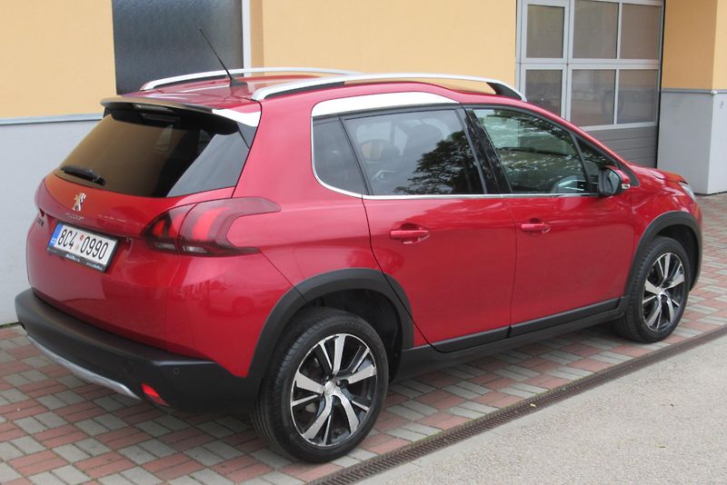 Peugeot 2008 1.2 PureTech AUT. KLIMA - fotka 5 z 25