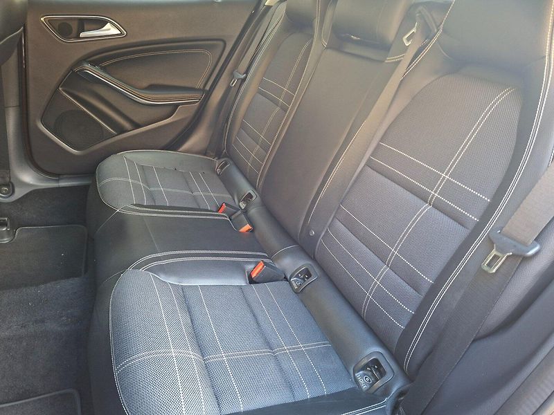 Mercedes-Benz GLA (2014) 220CDI 125kW 4MATIC -TAŽ.ZAŘ. - fotka 25 z 35