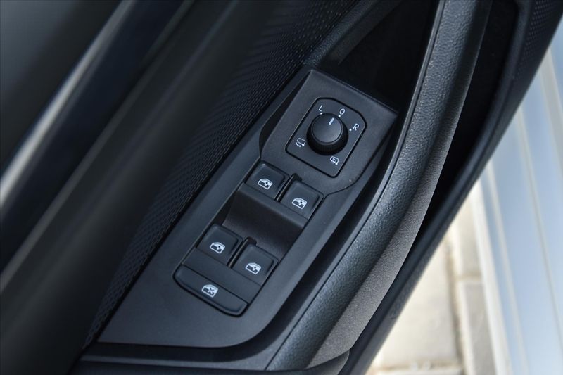 Škoda Octavia 1.5 TSI 110kW LED AMBITION+ ČR - fotka 27 z 28