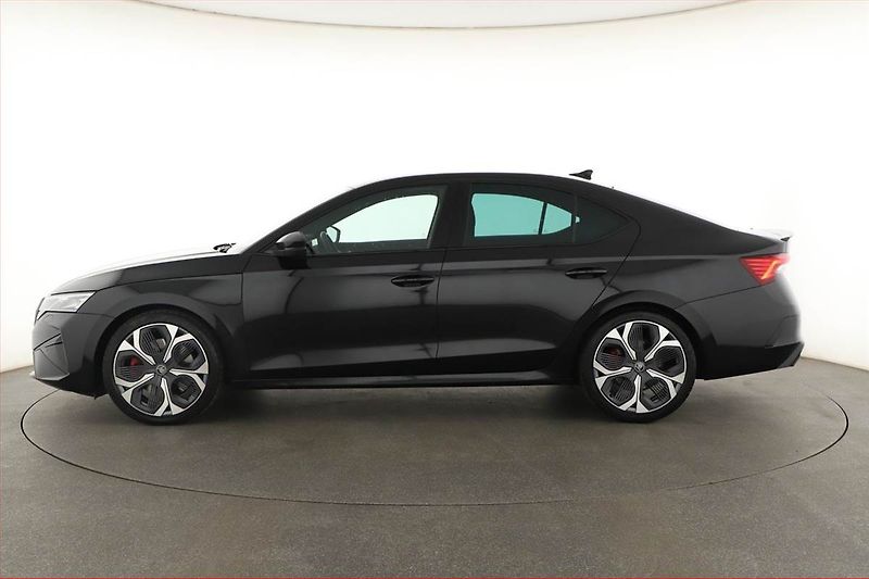 Škoda Octavia (2025) RS 2.0 TSI, RS, KEYLESS - fotka 3 z 20