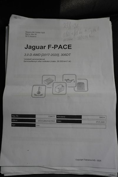 Jaguar F-Pace 3.0D 221 kW 4x4 AUTOMAT 8st. - fotka 34 z 36