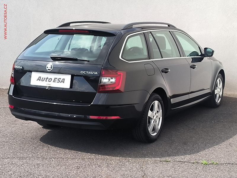 Škoda Octavia (2018) 1.6TDi, ČR, Style, DSG, LED - fotka 4 z 22