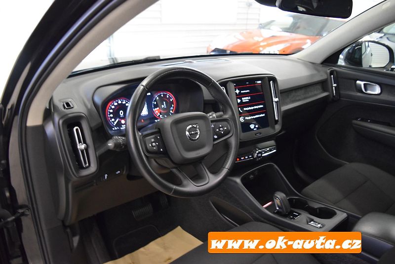 Volvo XC40 T2 MOMENTUM AUTOMAT-DPH - fotka 24 z 50