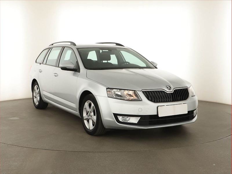 Škoda Octavia (2016) 1.6 TDI, Navi, Tempomat - fotografie inzerátu