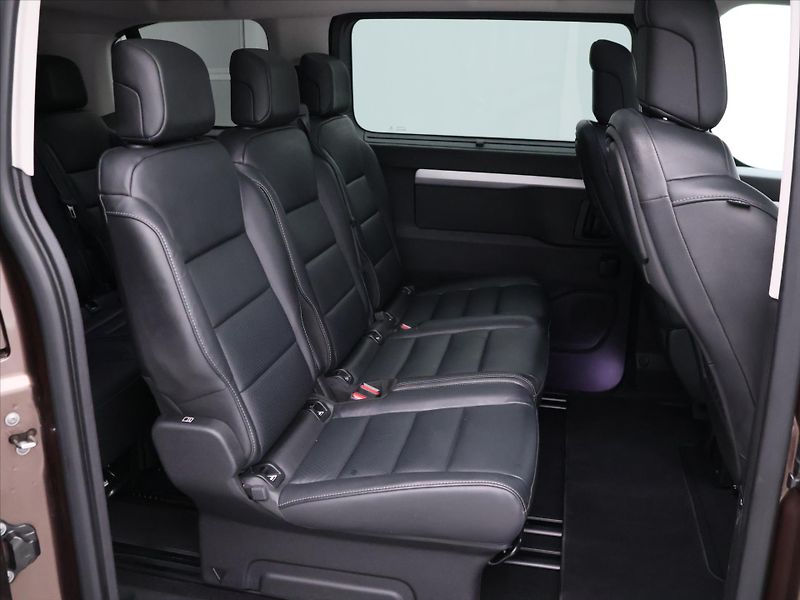 Citroën SpaceTourer 2,0 HDI 130kW Shine CZ DPH - fotka 13 z 38