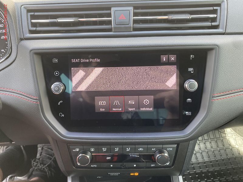 Seat Arona (2019) 1.5 TSi, FR, LED, navi - fotka 19 z 19