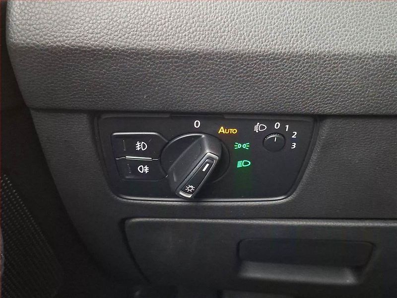 Volkswagen Passat (2016) 2.0 TDI, Automat, Kůže - fotka 18 z 19