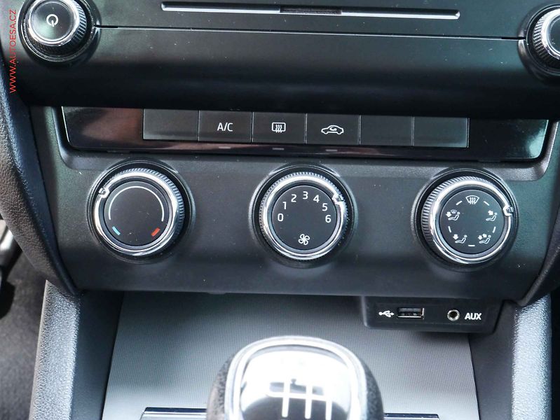 Škoda Octavia (2013) 1.2 TSi, Ambition, +kola - fotka 14 z 18