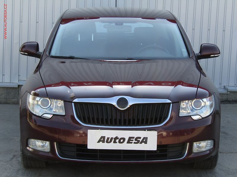Škoda Superb (2009) 2.0 TDi, ČR, Elegance, DSG - fotka 2 z 21