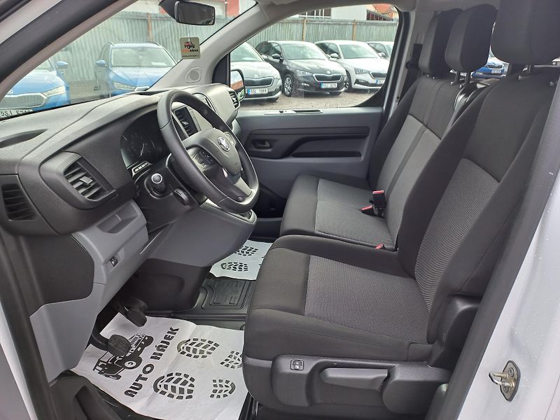 Toyota ProAce (2023) 2.0D-4D 106kW L2 9-míst ČR DPH - fotka 10 z 18