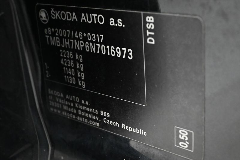 Škoda Superb 2,0 TDI 110 kW DSG Style Záruk - fotka 12 z 32