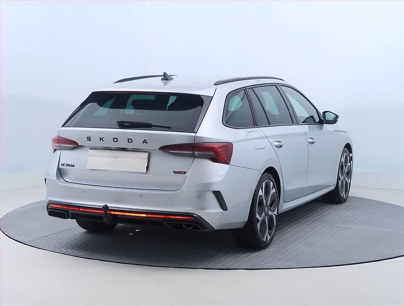 Škoda Octavia (2025) RS 2.0 TSI - fotka 5 z 16