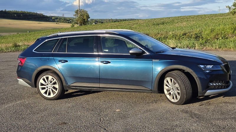Škoda Superb (2022) - fotka 15 z 32