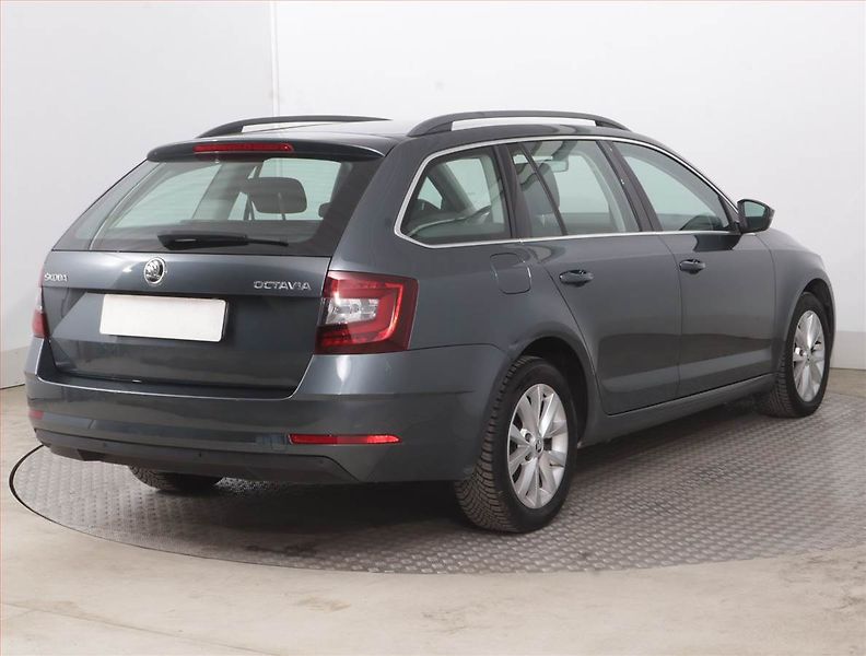 Škoda Octavia (2018) Style 1.6 TDI, Serv.kniha - fotka 5 z 15