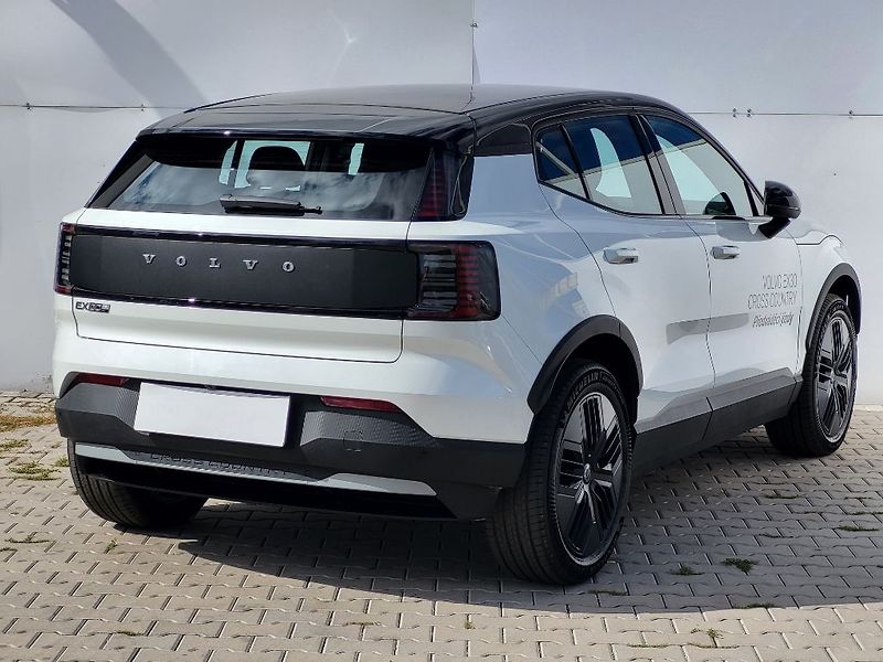 Volvo EX30 CROSS COUNTRY PLUS P8 AWD Elec - fotka 6 z 35