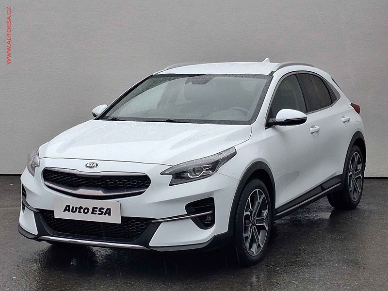 Kia XCeed (2020) 1.6 CRDi, 2.maj,ČR, TZ, LED - fotka 3 z 20