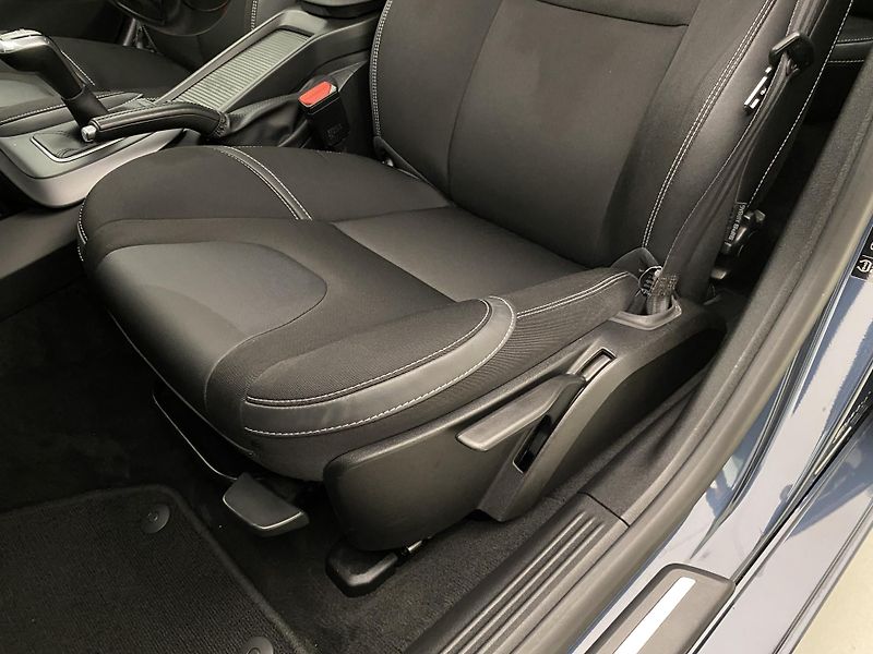 Volvo V40 T2 MOMENTUM  - fotka 24 z 39