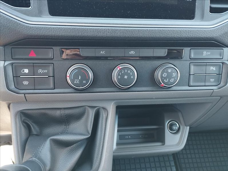 Volkswagen Crafter 2,0 130KW - fotka 15 z 17