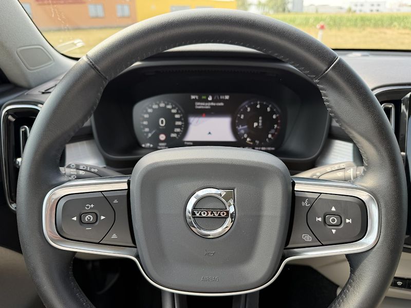Volvo XC40 2.0 T4 4X4 360K KŮŽE ČR DPH! - fotka 16 z 45