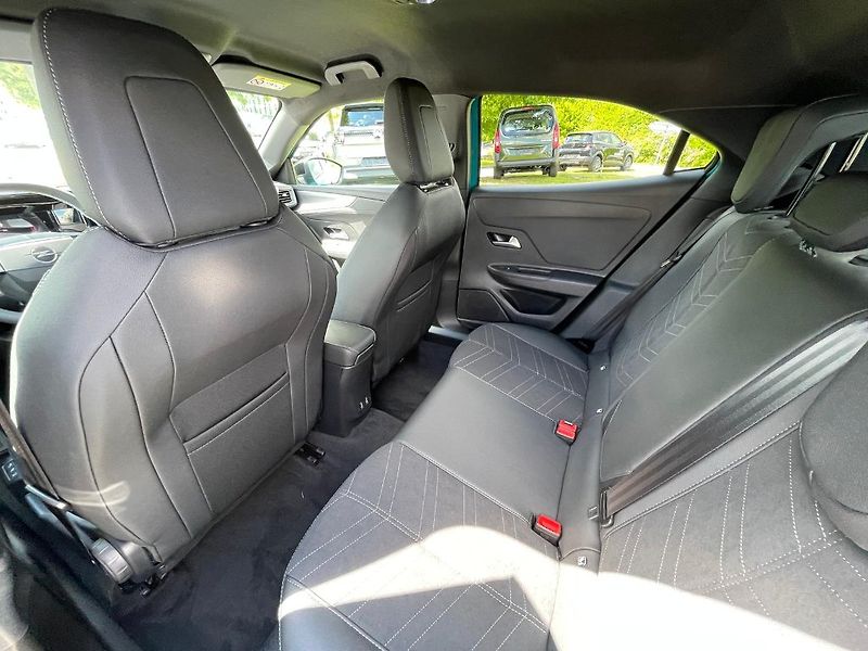 Opel Mokka (2025) 1.2T 136k GS MT6 - fotka 15 z 15