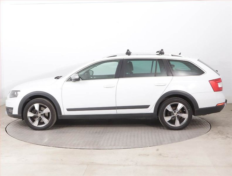 Škoda Octavia (2015) Scout 1.8 TSI, 4X4, Automat - fotka 3 z 18