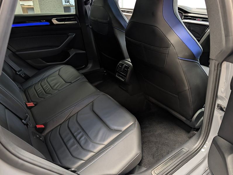 Volkswagen Arteon Shooting Brake 2.0 TSI R 235KW Shooting Brake - fotka 29 z 32