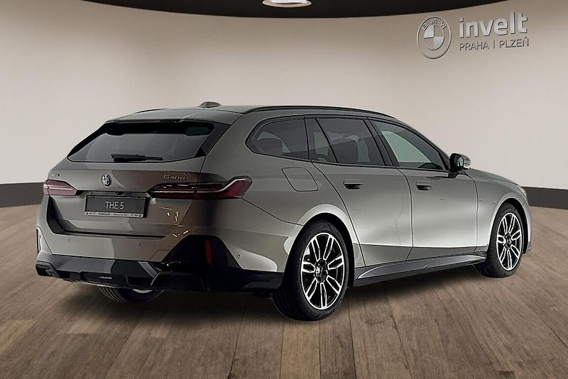 BMW Řada 5 540d xDrive Touring - fotka 3 z 13