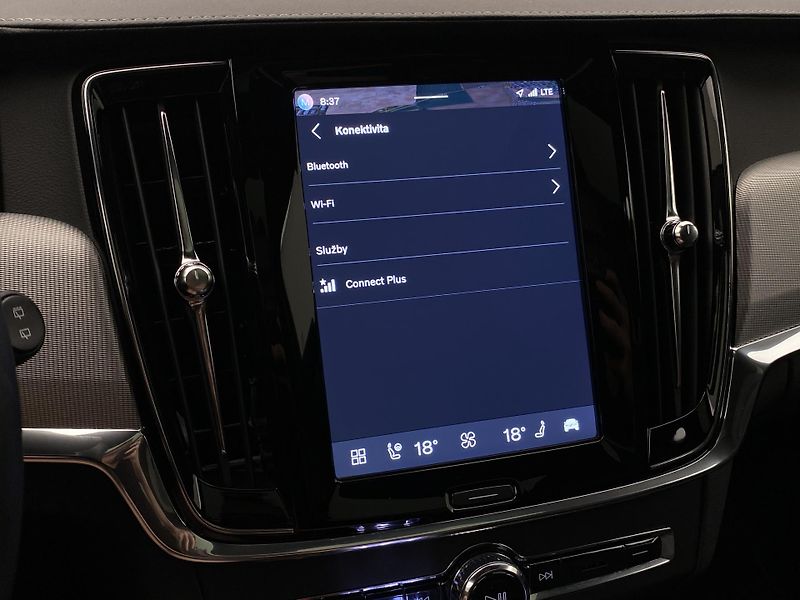 Volvo V90 T8 AWD RECHARGE DARK ULTRA - fotka 61 z 65