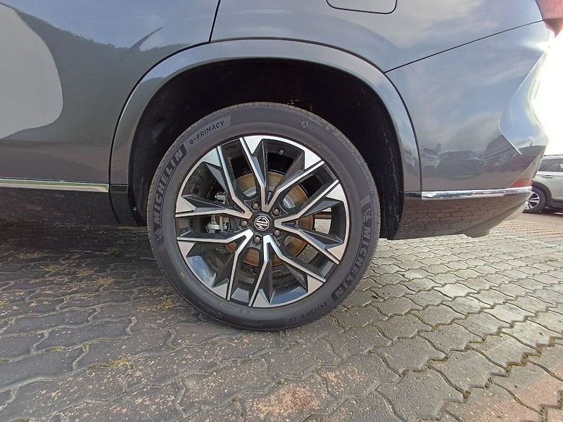 MG MGS9 Premium 1.5 TGI PHEV 220 kW - fotka 32 z 32