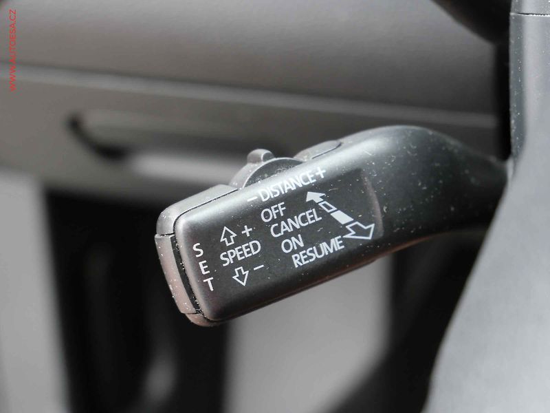 Volkswagen Passat (2013) 2.0 TSi, Highline, DSG, bixen - fotka 17 z 27