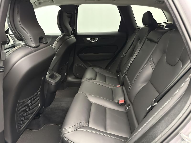Volvo XC60 (2026) B5 AWD AUT BRIGHT PLUS - fotka 7 z 30