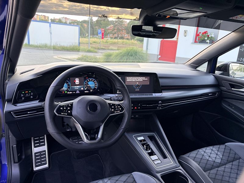 Volkswagen Golf 1.5TSI DSG R-LINE MATRIX PPF - fotka 21 z 58