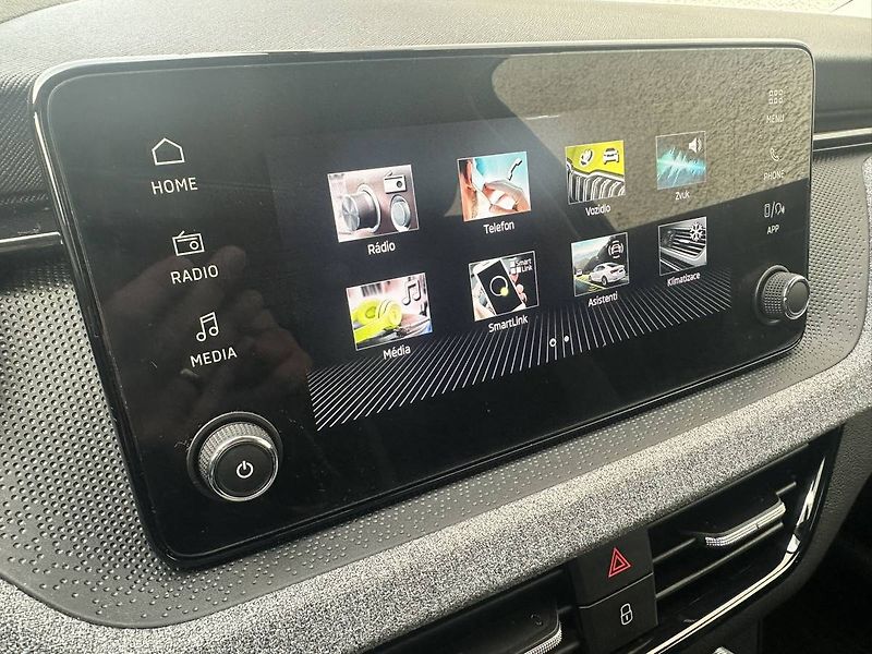 Škoda Scala Selection 1,0TSI 85kW MT6/J596 - fotka 12 z 25