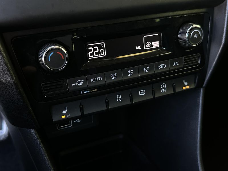 Škoda Rapid (2018) SPACEBACK* DSG *1.0TSI / 1.Maj - fotka 17 z 36
