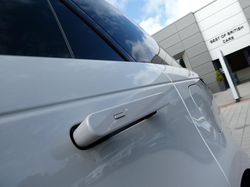 Land Rover Range Rover Sport (2026) Dynamic SE P460e - fotka 39 z 39