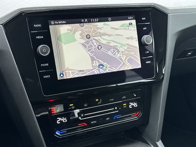 Volkswagen Passat (2022) Variant 2.0 TDI DSG Business - fotka 18 z 33