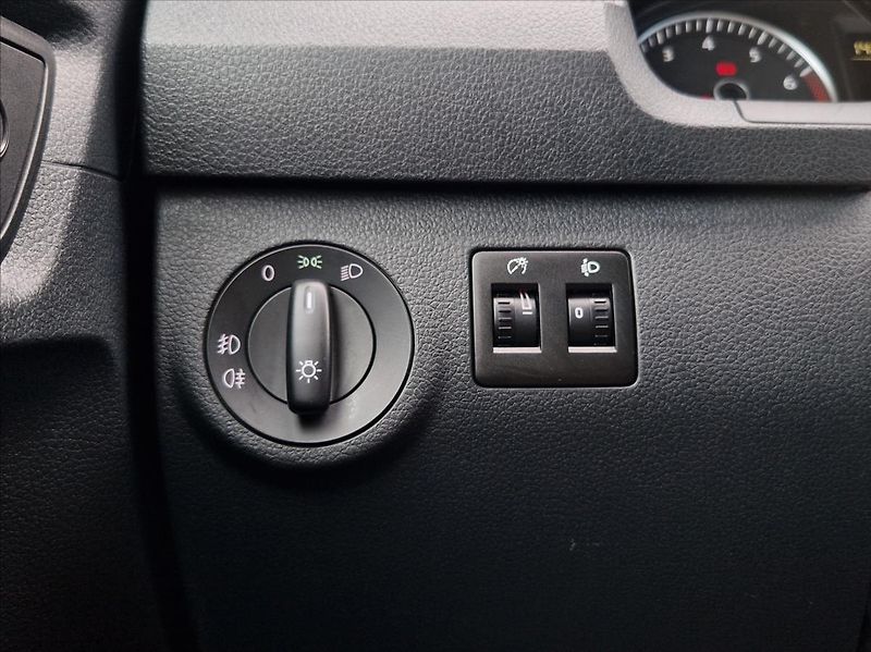 Volkswagen Caddy 1,0 TSI 75kW AC VÝHŘEV 5MÍST - fotka 31 z 32