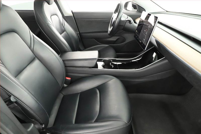 Tesla Model 3 (2019) Long Range 4WD 78kWh, SoH 78% - fotka 7 z 20